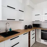 Lovely 1-Bedroom In The Center With Terrace