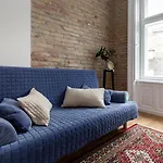Annie\'S 3 Bed And 3 Bathroom Apartment