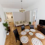 Rumbach Royal Apartment