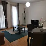 Hi Downtown Apartment K9
