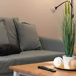 Vivid Downtown Apartment Close To Kalvin Ter