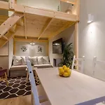 Cosy Studio In Party District Ak20S