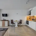 Leonardo Ground Apartment