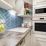 B2 City Center, Dohany Street
