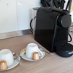 Világos, kellemes lakás, jó közlekedéssel