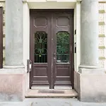 Broadway Residence