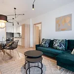 Westside River Apartment