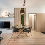 Westside River Apartment