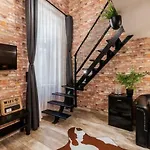 Very Stylish And Central Ac Apartment