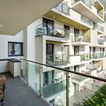 Navy Angel Apartment With Balcony