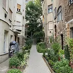 Tiny Private Apartment In Central Buda.