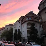 Tiny Private Apartment In Central Buda.