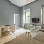 Ny18 Nyar Apartment