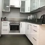 Astoria Metro Apartment