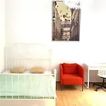 Astoria Metro Apartment