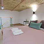 Lovely&Modern Downtown Apartment With Free Parking