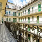 Modernized Condo At Kiraly 51