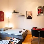 Cozy Central Apt With Garage At Gozsdu Passage