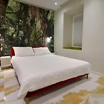 Lion\'S Den Deluxe Studio