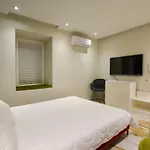 Lion\'S Den Deluxe Studio