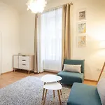Goldenfeet Studio