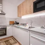 Delta Curve Apartment