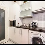 Center Studio With Sauna And Patio