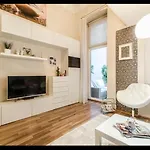 Center Studio With Sauna And Patio