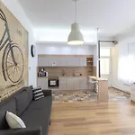 Acacia Apartments