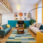 Live Star Apartment