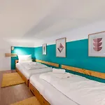Live Star Apartment