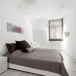 Budapest Central Square 2 Bedrooms Suite - Michaelides Voeroesmarty Square Residences