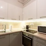 Central Seven Erzsebet Krt