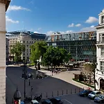Budapest Central Square 2 Bedrooms Suite - Michaelides Voeroesmarty Square Residences