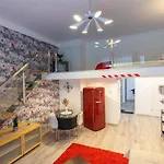 Karavan Corner Apartments