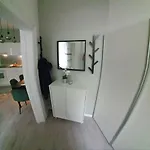 Cs14 Gold Apartment