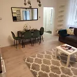 Cs14 Gold Apartment