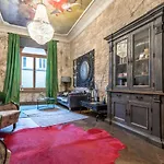 Castle Downtown Apartment