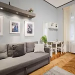 Z44- Boutique Apartment, Best Location. By Bqa