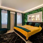 Andrassy Avenue Exclusive