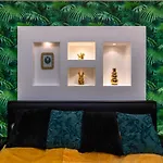 Andrassy Avenue Exclusive