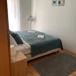 Hi Downtown Apartment A12