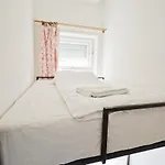 Center Apartment 5 Private Room For 19 People