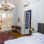 Luxury Downtown 3 Bedroom Apartment By Synagoge With Beautiful View