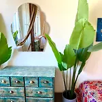 Lovely Cosy Art Flat