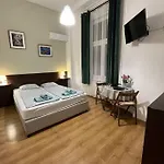 2# Sunflower Cozy Apartment