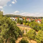 Lovely 1 Bedroom Flat - Gazdagret