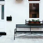 Lazy Panda Apartment