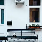 Lazy Panda Apartment