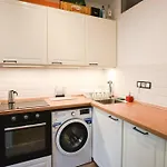 Renovated Stylish Flat At The Castle&Metro